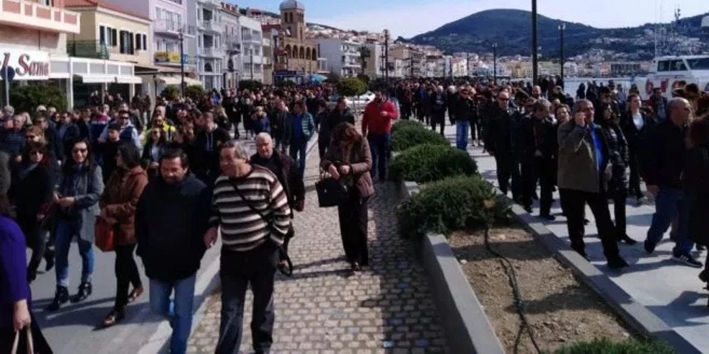 Ξεσηκώθηκαν οι Σαμιώτες για τους παράνομους μετανάστες – Απαιτούν κλείσιμο του hotspot και στελέχωση του νοσοκομείου εδώ και τώρα (εικόνες, βίντεο)